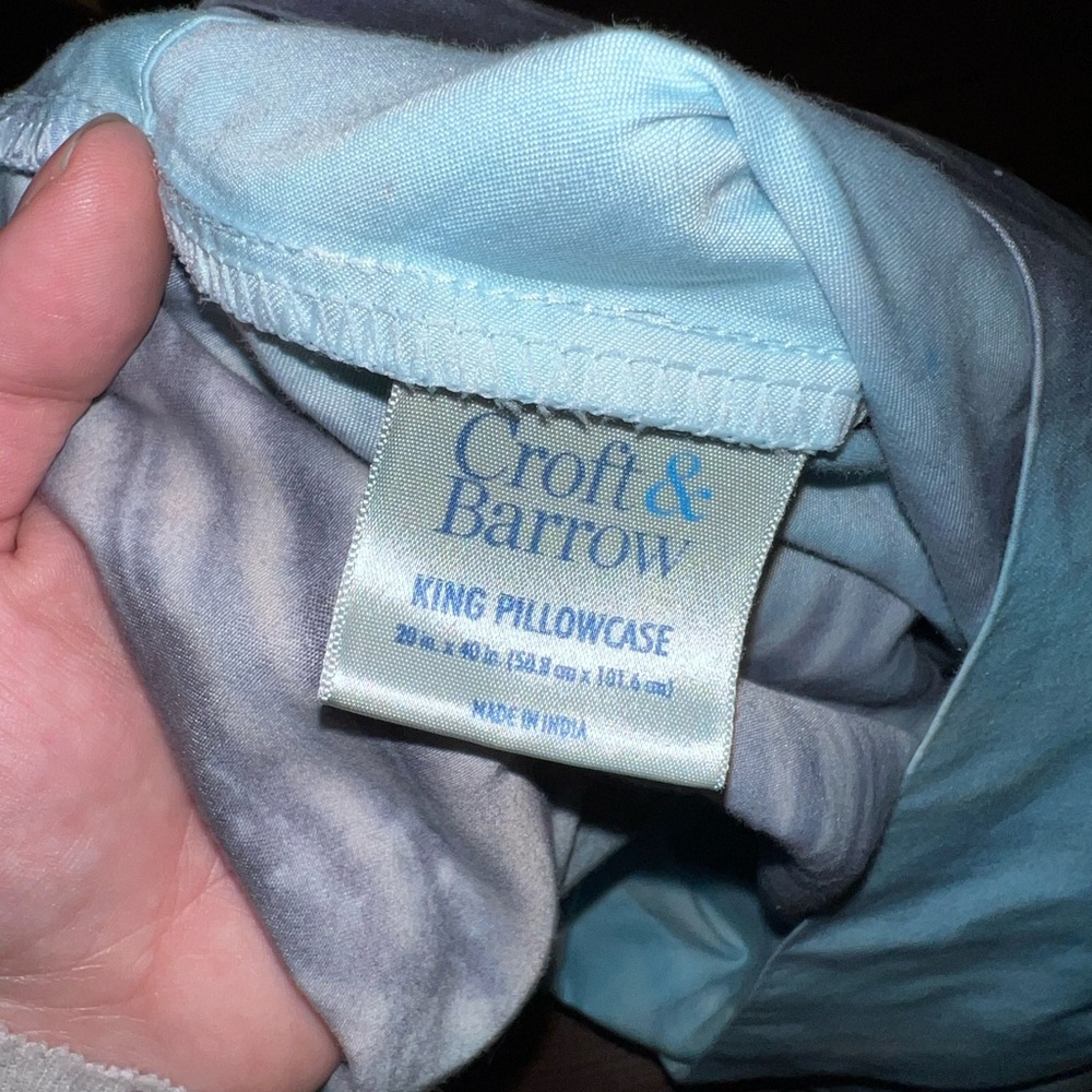 Croft & Barrow King Size Blue & Gray Tie-Dye Cotton Pillowcases - Picture 7 of 8